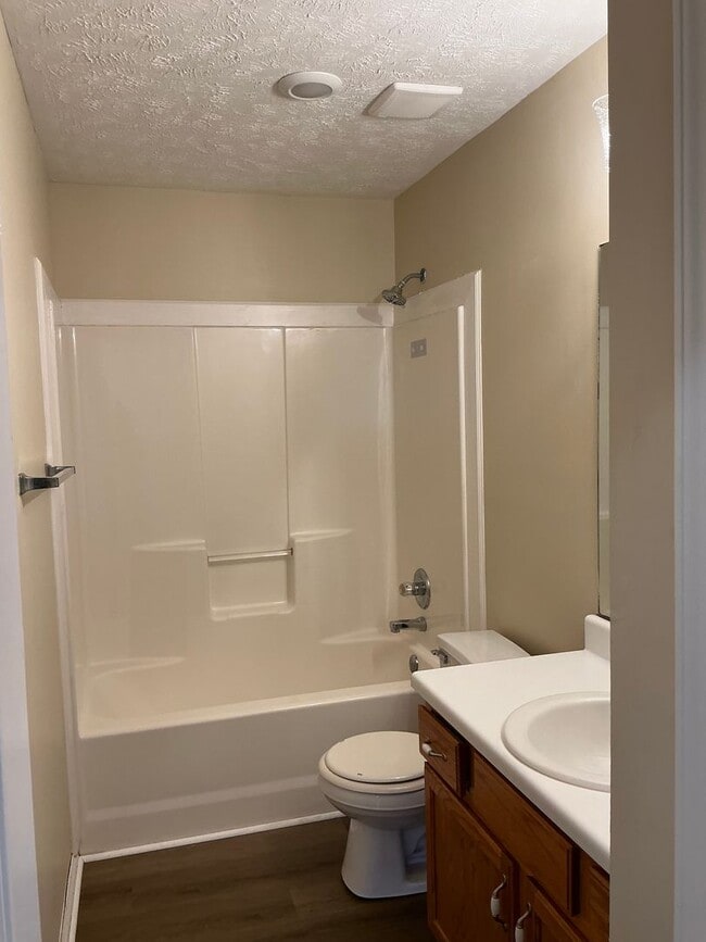 Building Photo - 1006 Bobcat Dr