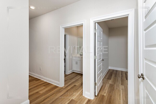 Building Photo - Brand-New 5BR Fairhope Home on Corner Lot with Garage