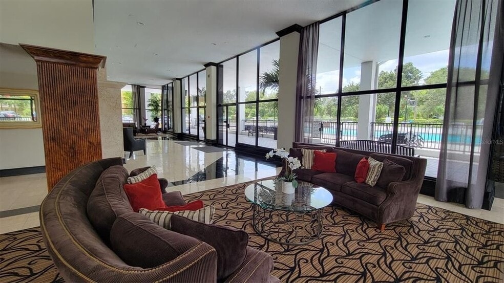 Lobby - 400 E Colonial Dr