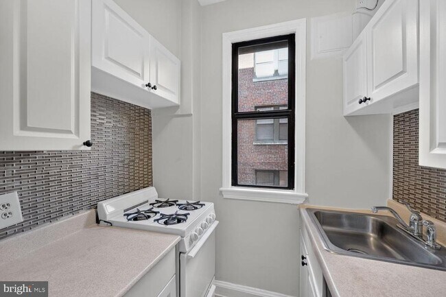 Building Photo - 2515 K St NW