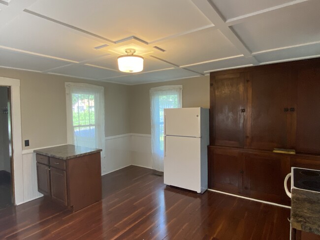 Large kitchen w/ good storage - 710 Clark st