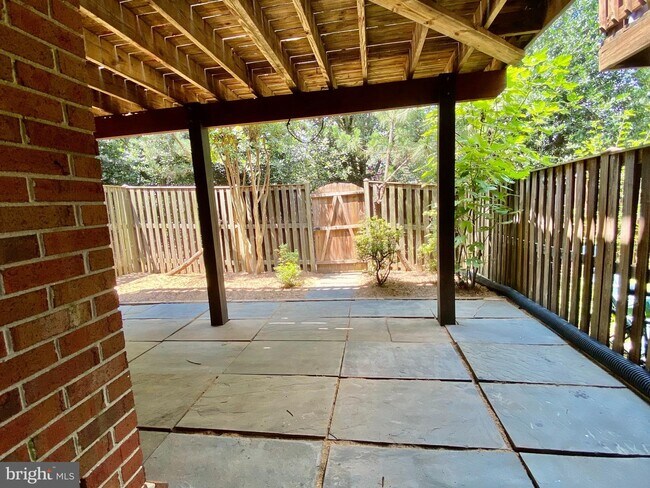Building Photo - 2110 Eluna Ct