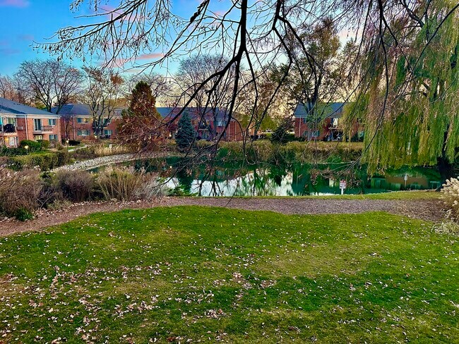 Building Photo - 2407 S Goebbert Rd