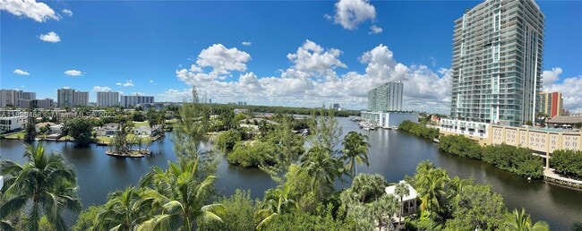 Building Photo - 16500 Collins Ave