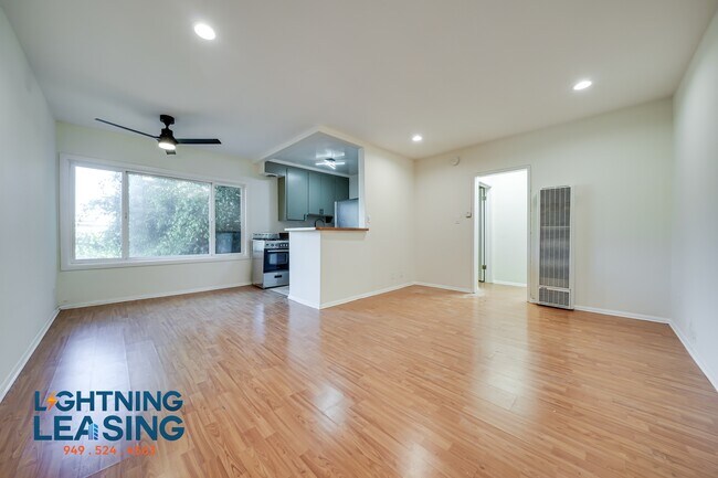 Building Photo - 3737 Inglewood-11D