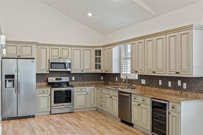 Building Photo - 7284 Hawksnest Blvd