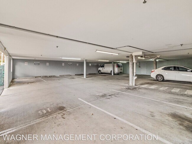 Building Photo - 801 23rd Ave S