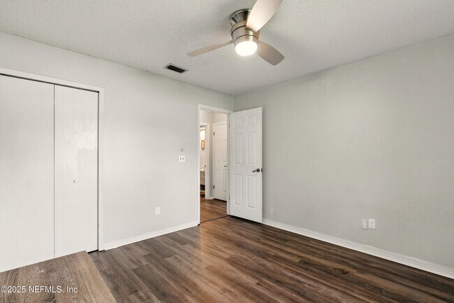 Building Photo - 6343 Alfredo Ct