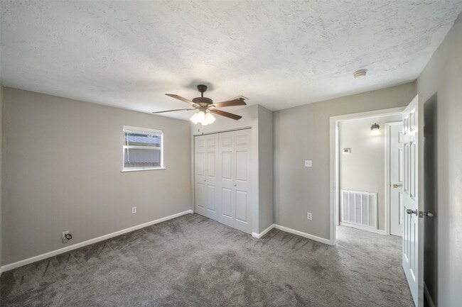 Building Photo - 24011 Lenze Rd