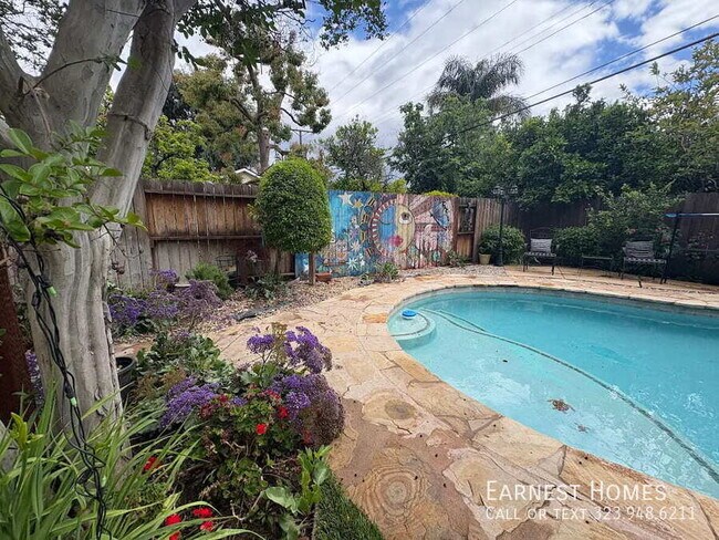 Building Photo - 19022 Sylvan St