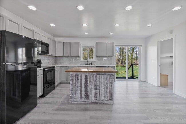 Building Photo - COUNTRY CHARMER 3 BED 2 BATH HOME IN CHESTER
