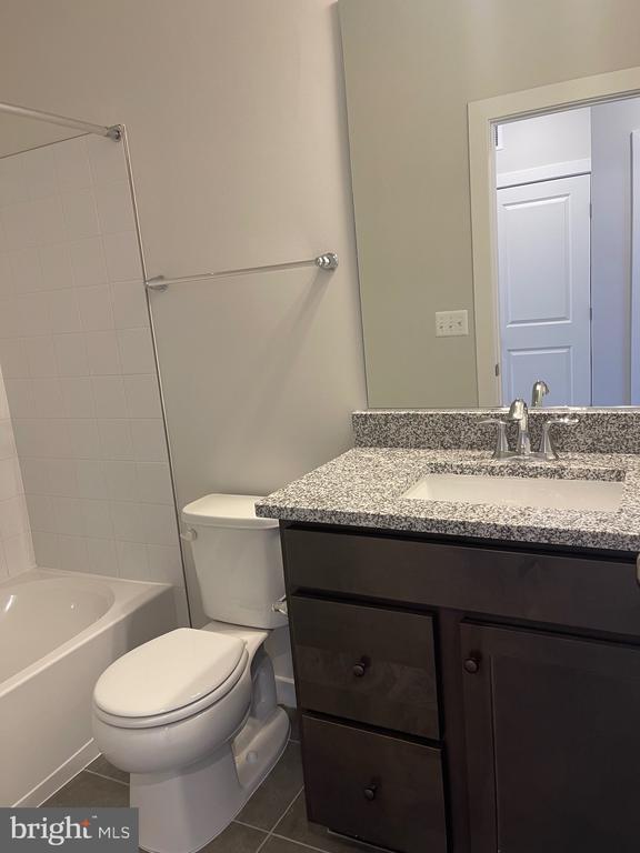 Building Photo - 5014 Henry King Wy