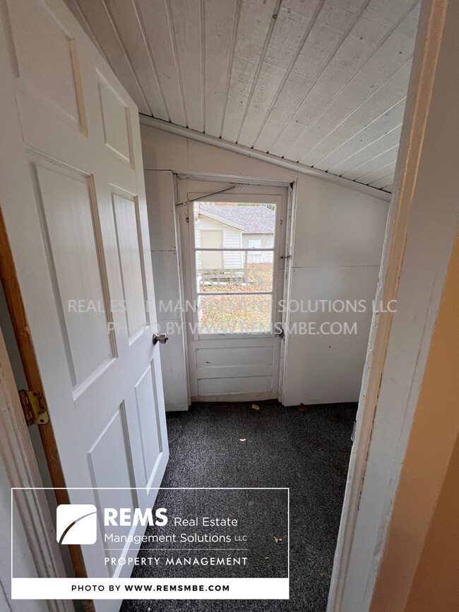 Building Photo - 626/628 4th Avenue