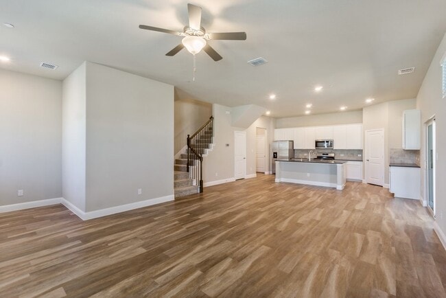 Building Photo - 7528 Redondo Dr