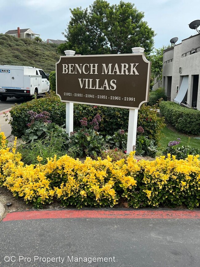 Building Photo - 2 br, 1 bath House - 21951 Rimhurst Drive ...