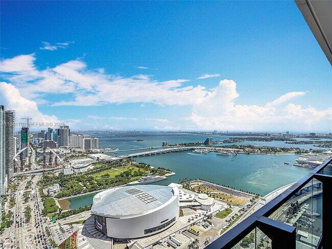 Building Photo - 398 NE 5th St