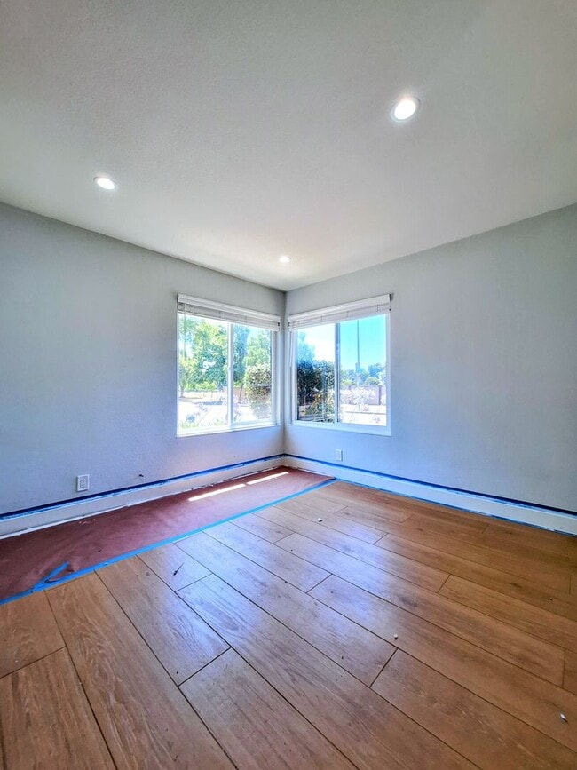 Building Photo - Beautifully Remodeled 3bd Single Story House: Everything Brand New!