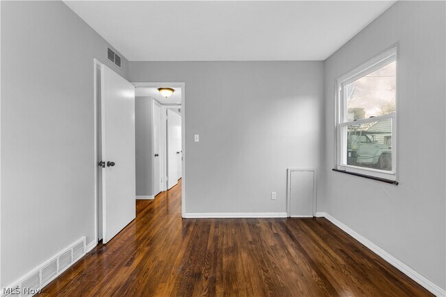Building Photo - 13514 Emery Ave