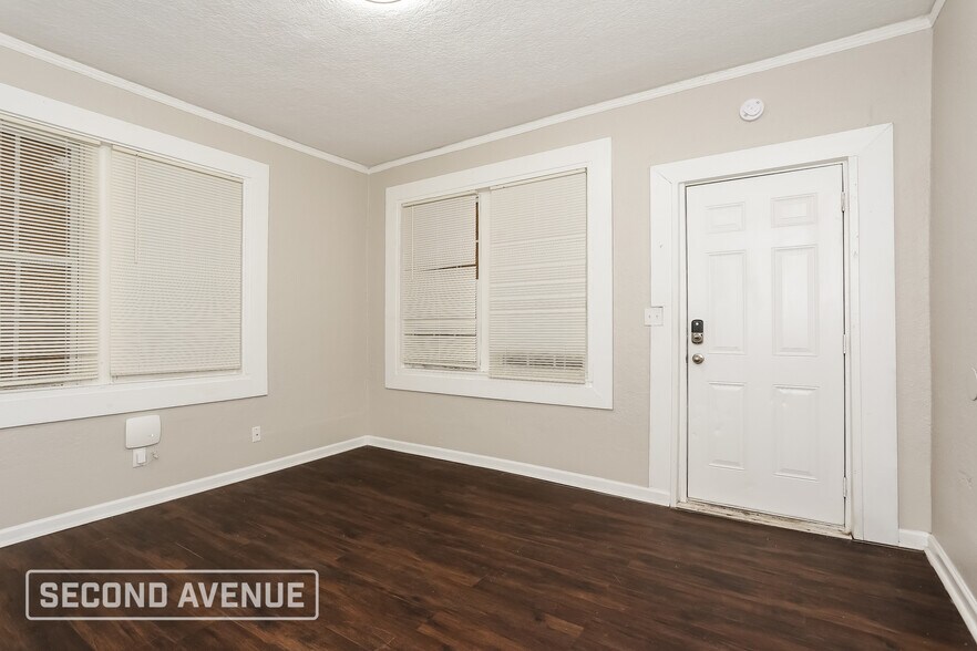 Building Photo - 1630 W 36th St