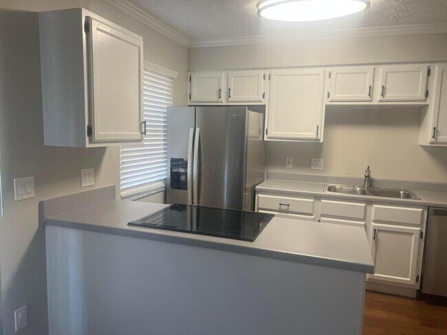 Building Photo - 700 Alta View Ct