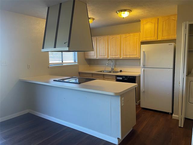 Building Photo - 5653 Phelps St