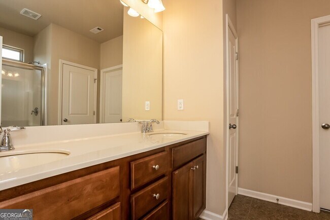 Building Photo - 2954 E Captiva Dr
