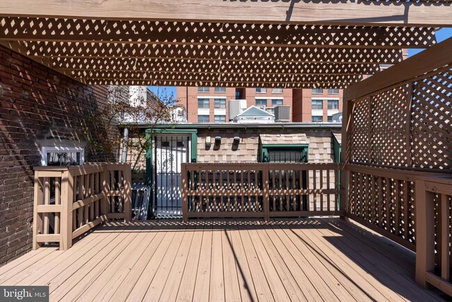 Building Photo - 15 W Biddle St