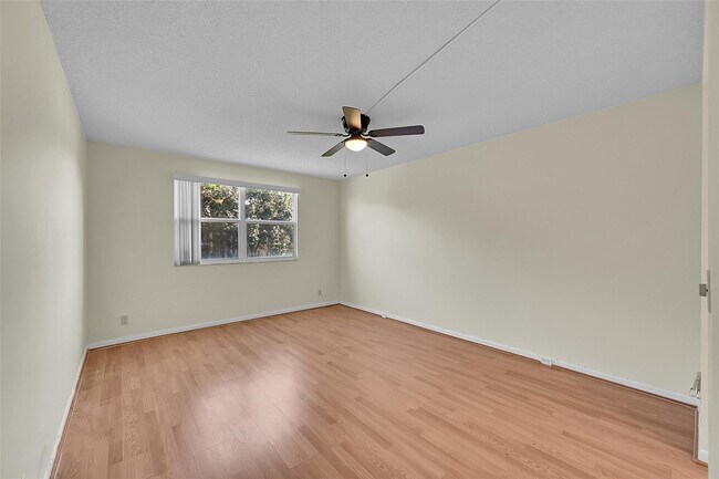 Building Photo - 1802 Eleuthera Point