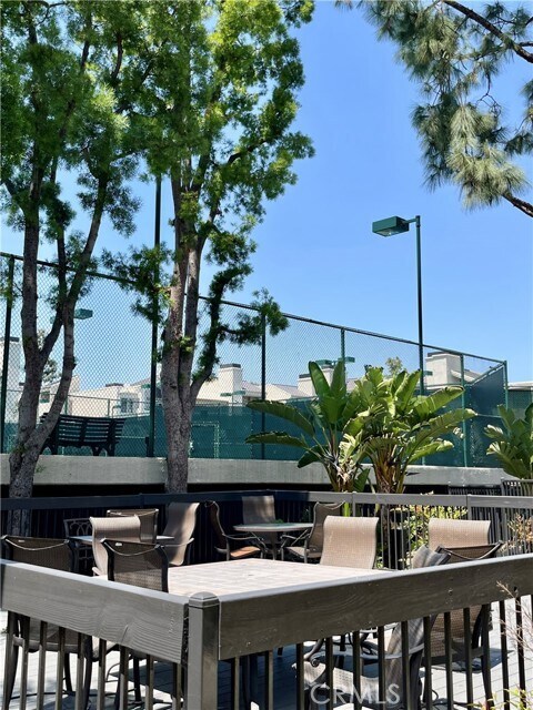 Building Photo - 21400 Burbank Blvd
