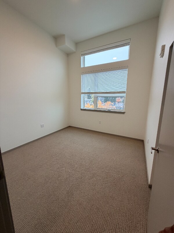 Building Photo - 2950 NE 11th St