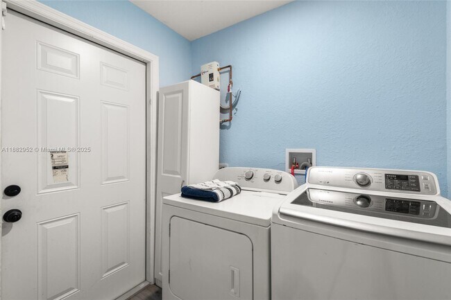 Building Photo - 7981 NW 12th Pl