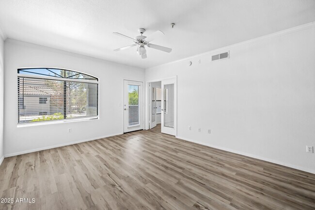 Building Photo - 15095 N Thompson Peak Pkwy