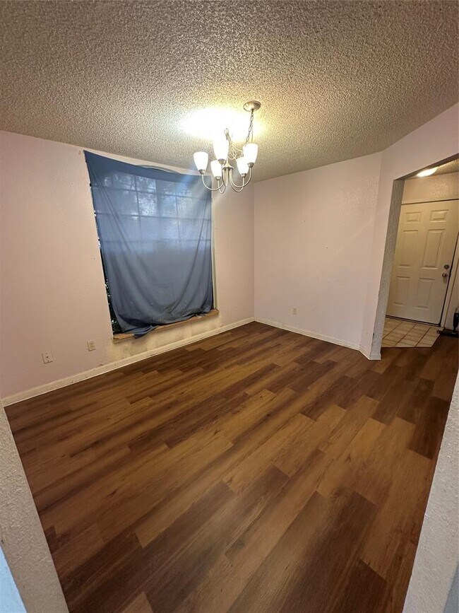 Building Photo - 11205 Selma Dr