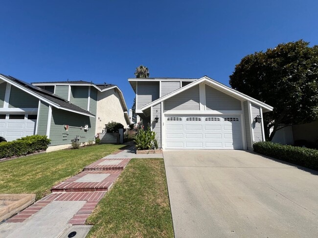 Primary Photo - Beautiful Laguna Hills home located just m...