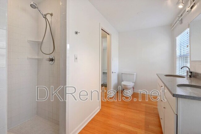 Building Photo - 1448 Iverson St NE