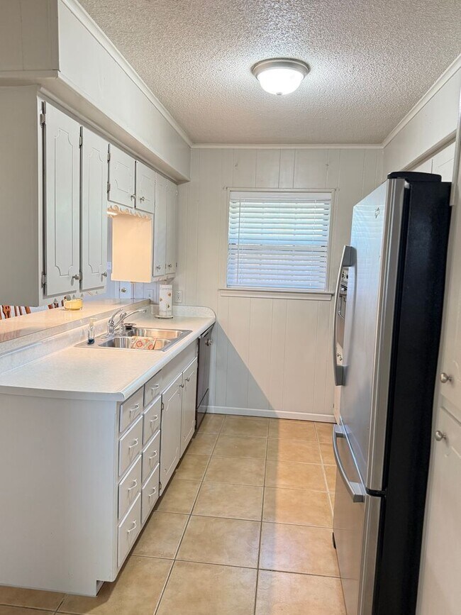 Building Photo - Classic Celina Charm with Vintage Comfort - Spacious 3-Bedroom Home with Large Yard and Covered P...