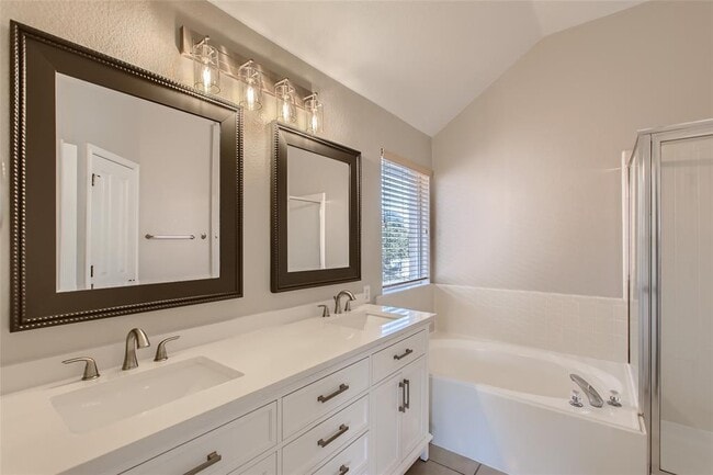 Building Photo - 1001 Shadow Valley Cove