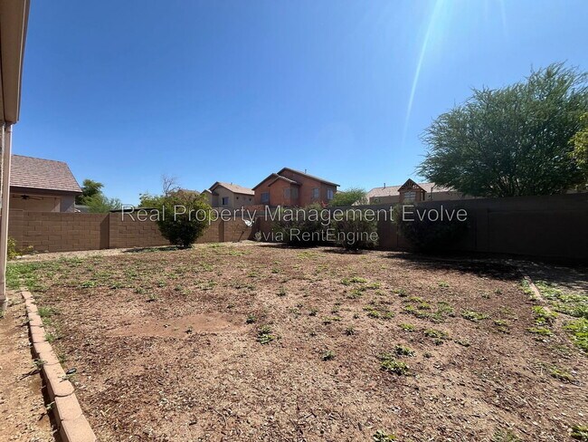Building Photo - 7347 N 72nd Dr