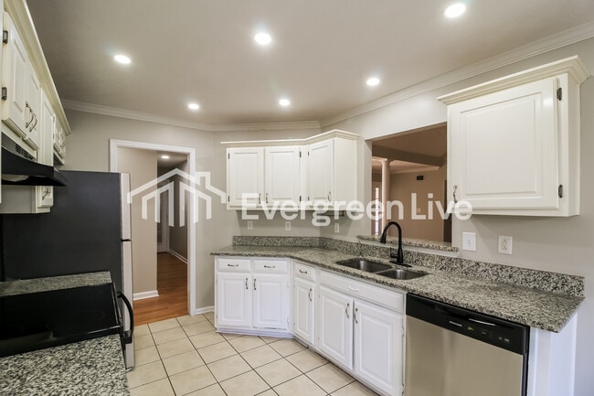 Building Photo - 365 Wynbrook Dr