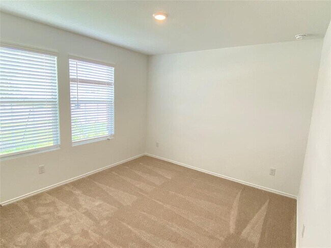 Building Photo - 1332 Aquilla Dr