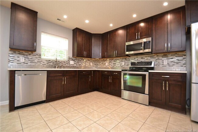 Building Photo - 2804 Thoreau Dr
