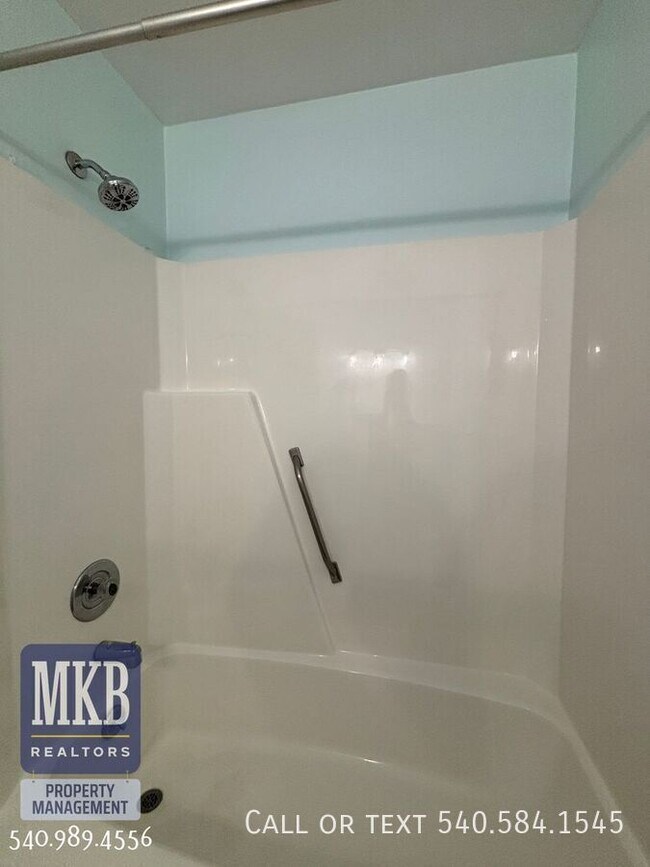 Building Photo - 2527 Gatehouse Ln