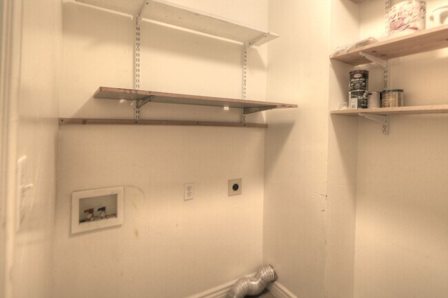 Building Photo - Pet Friendly American Fork Home