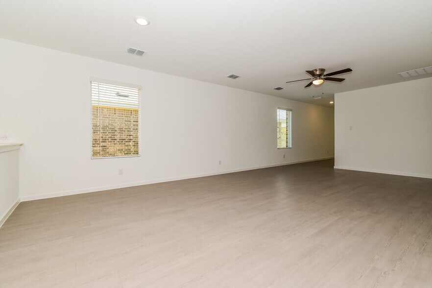 Building Photo - 1720 Crossbill St