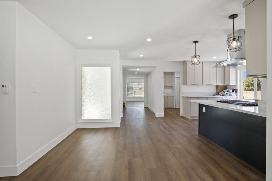 Building Photo - 8437 Everest St