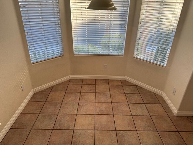 Building Photo - 8800 Crescent Ridge Ln