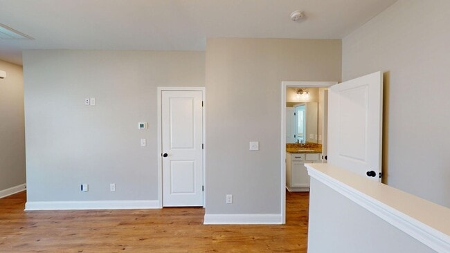 Building Photo - Refreshed Creekside Unit at The Villages at Bear Creek!