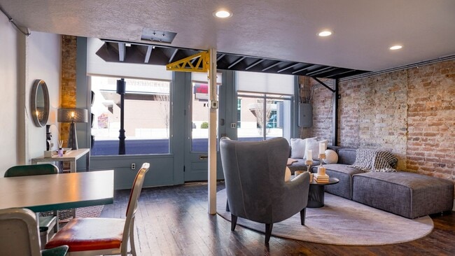 Building Photo - 40 N Freedom Blvd