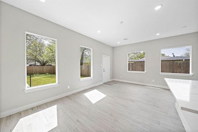 Building Photo - 4536 Sunflower St