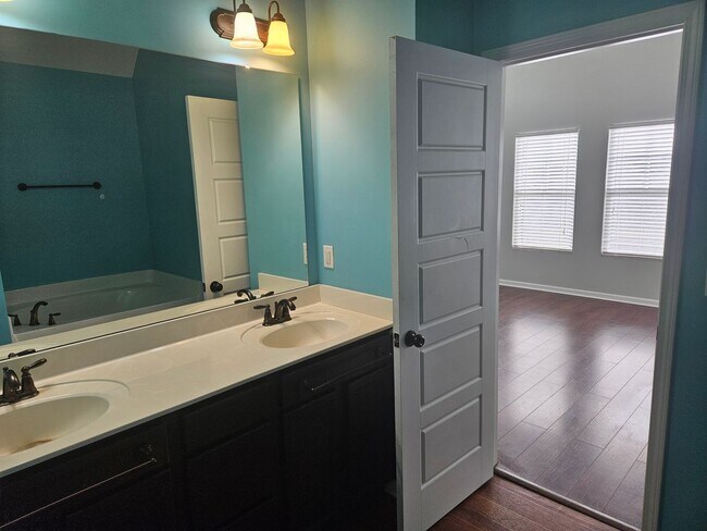 Building Photo - 3 Bedroom 2.5 bath unfurnished home in The Landing at Mill Creek - Sneads Ferry